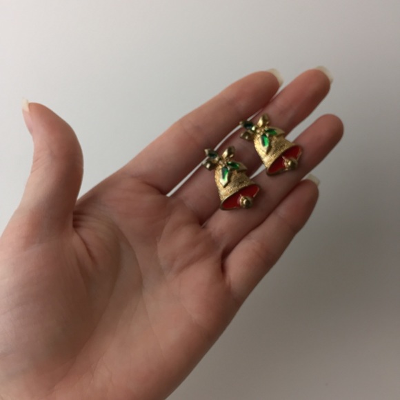 Vintage Christmas Bells Gold Tone Clip On Earrings - Picture 6 of 8